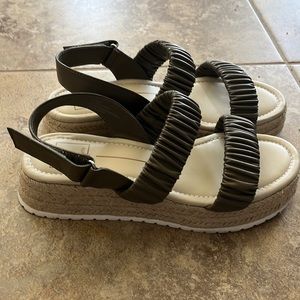 Dolce Vita Olive Stella sandal